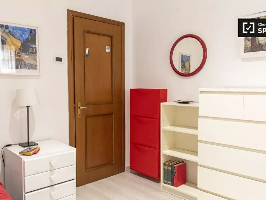 Immagine 3 di Camera condivisa in affitto  in Via Emanuele Filiberto, 00185 Roma RM, Italy a Roma