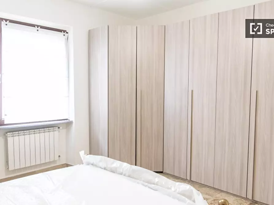 Immagine 4 di Camera condivisa in affitto  in Via del Fosso del Torrino a Roma