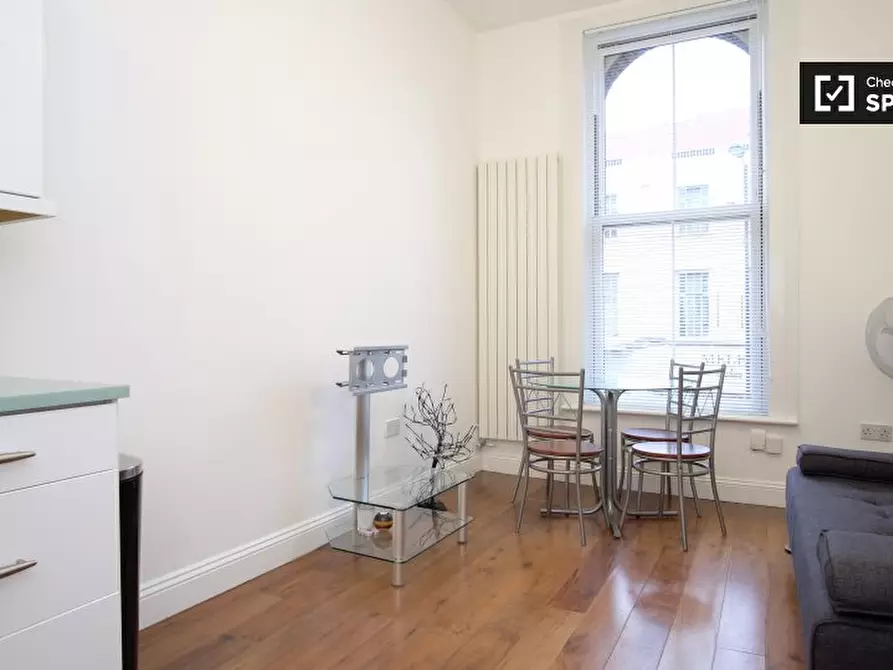 Immagine 1 di Appartamento in affitto  in A Alvington Cres a Hackney