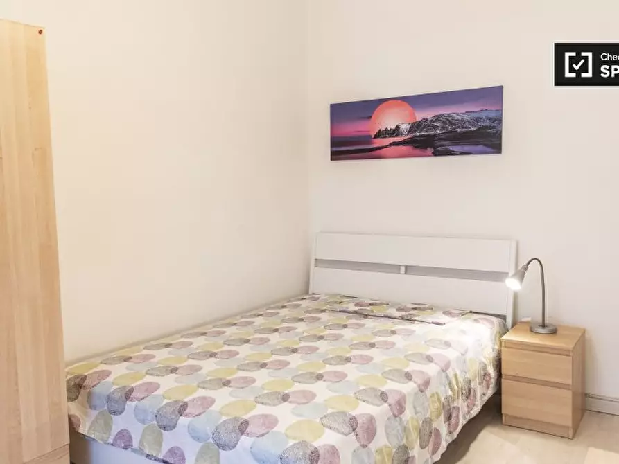 Immagine 3 di Camera condivisa in affitto  in Via Alessandria, 00198 Roma RM, Italy a Roma