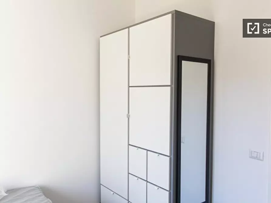 Immagine 8 di Camera condivisa in affitto  in Via Arezzo a Roma