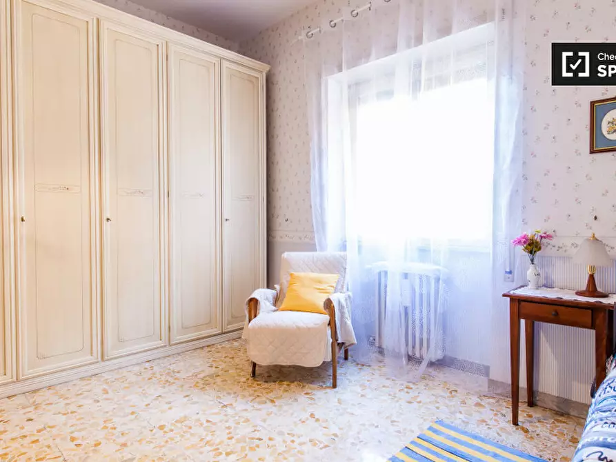 Immagine 12 di Camera condivisa in affitto  in Via delle Arniche a Roma