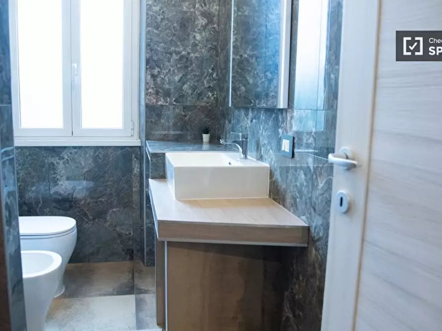 Immagine 6 di Appartamento in affitto  in Via del Forte Braschi a Roma