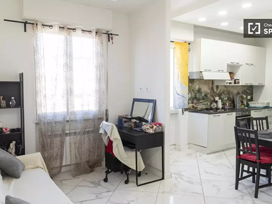 Immagine 1 di Appartamento in affitto  in Via Olevano Romano a Roma