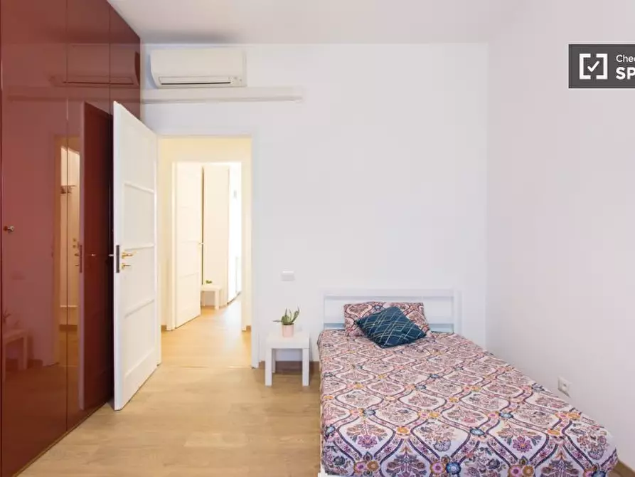 Immagine 3 di Camera condivisa in affitto  in Via Teodosio a Milano