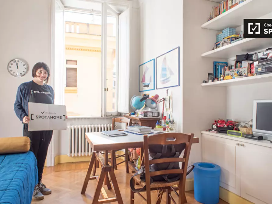 Immagine 5 di Camera condivisa in affitto  in Via Adige a Roma