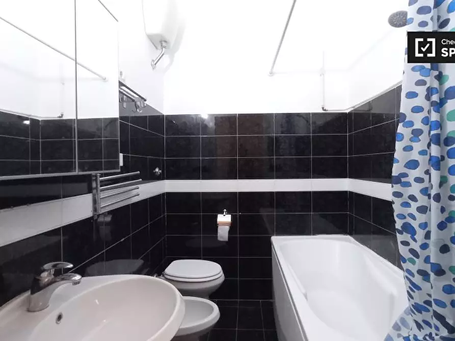 Immagine 9 di Camera condivisa in affitto  in Via Panama a Roma