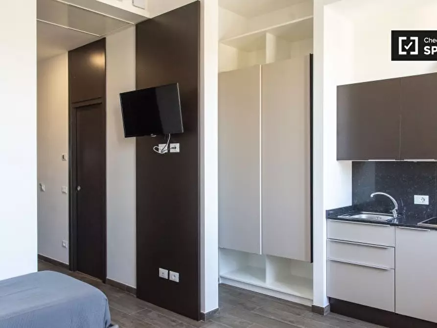 Immagine 2 di Appartamento in affitto  in Via della Marranella a Roma