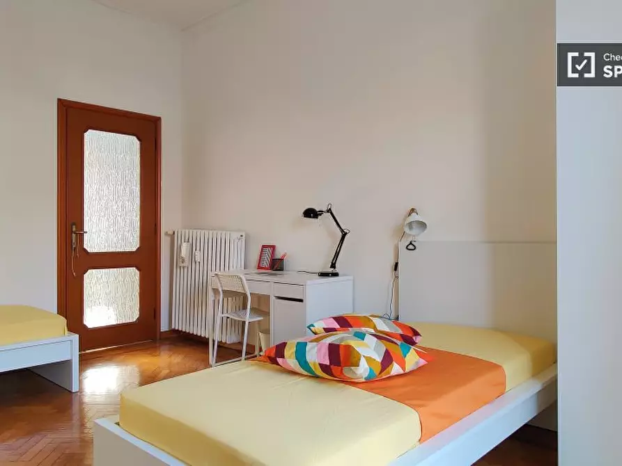Immagine 2 di Camera condivisa in affitto  in Via Adelina Patti a Milano