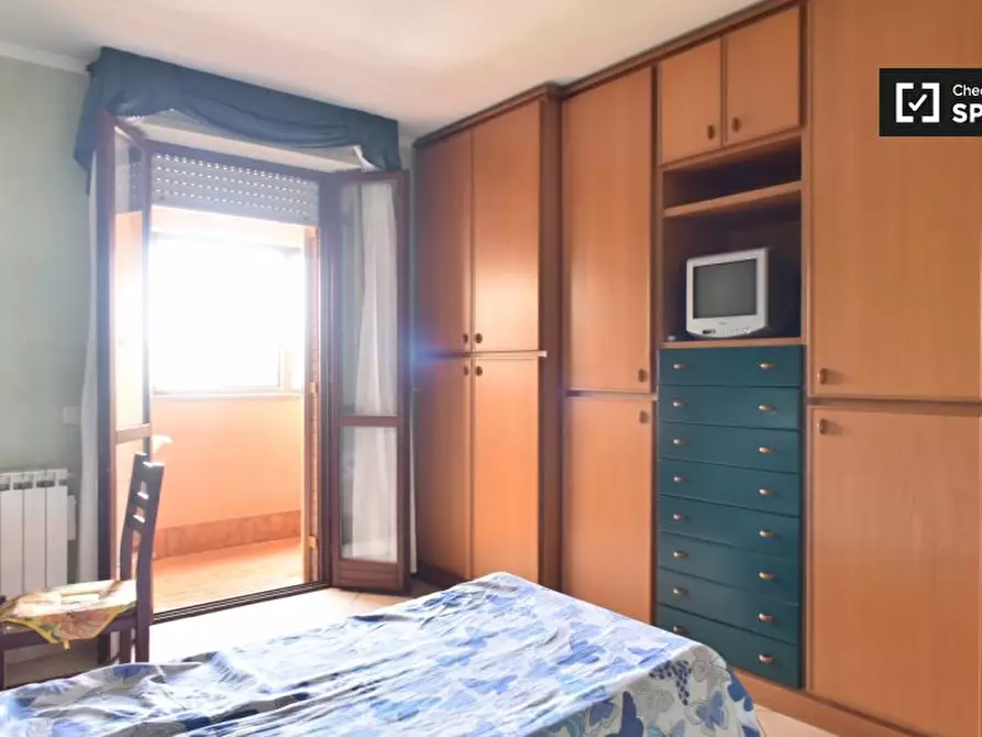 Immagine 18 di Camera condivisa in affitto  in Via Tullio Garbari, 00125 Roma RM, Italy a Roma