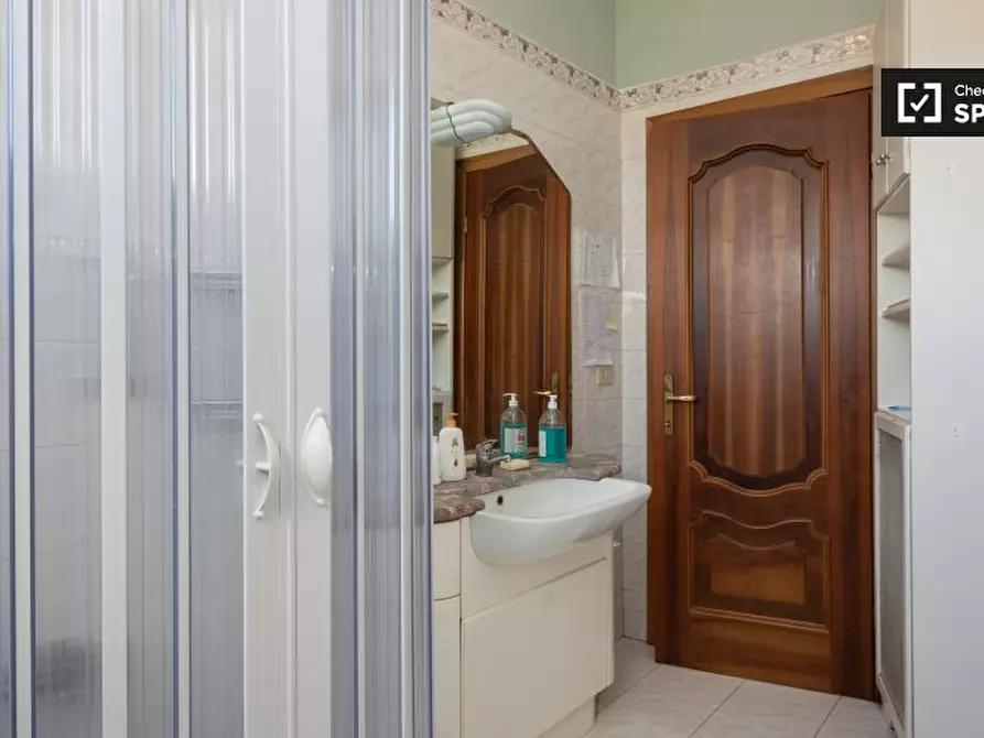 Immagine 13 di Camera condivisa in affitto  in Via Bisentina, 00139 Roma RM, Italy a Roma