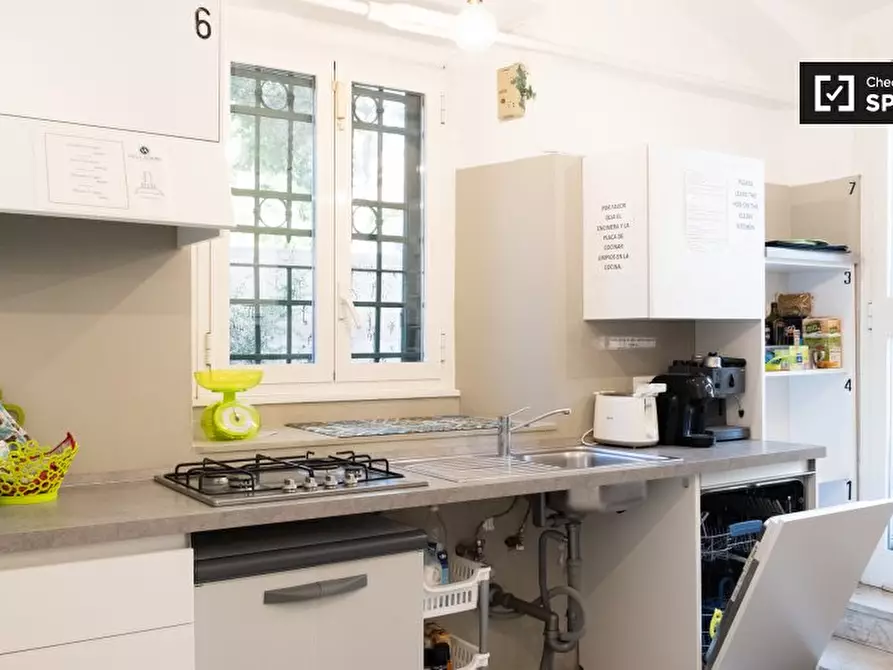 Immagine 11 di Camera condivisa in affitto  in Via dei Giovi, 00141 Roma RM, Italy a Roma