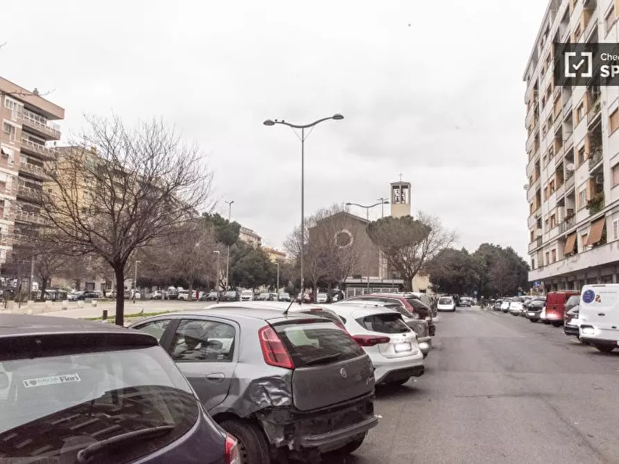 Immagine 16 di Camera condivisa in affitto  in Via Anagni a Roma