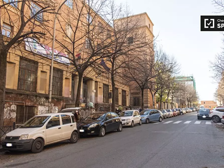 Immagine 18 di Camera condivisa in affitto  in Via Conte di Carmagnola a Roma