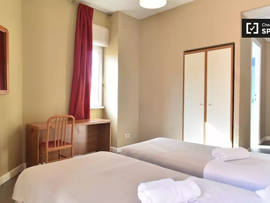 Immagine 16 di Camera condivisa in affitto  in Viale Opita Oppio, 00174 Roma RM, Italy a Roma