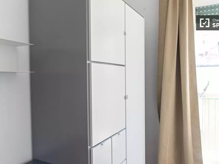 Immagine 3 di Camera condivisa in affitto  in Via Arezzo a Roma