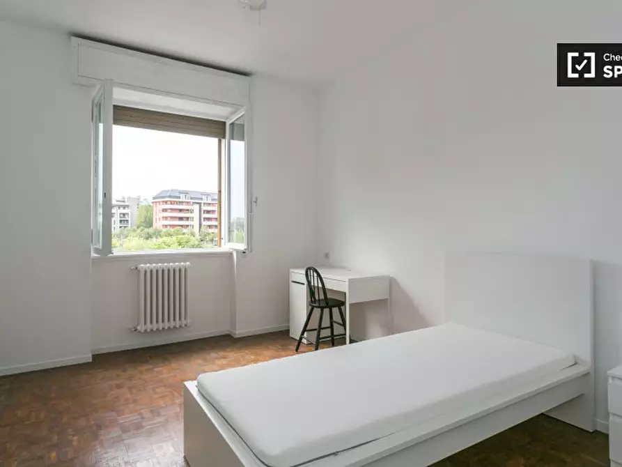 Immagine 2 di Camera condivisa in affitto  in Via Monti Sabini a Milano