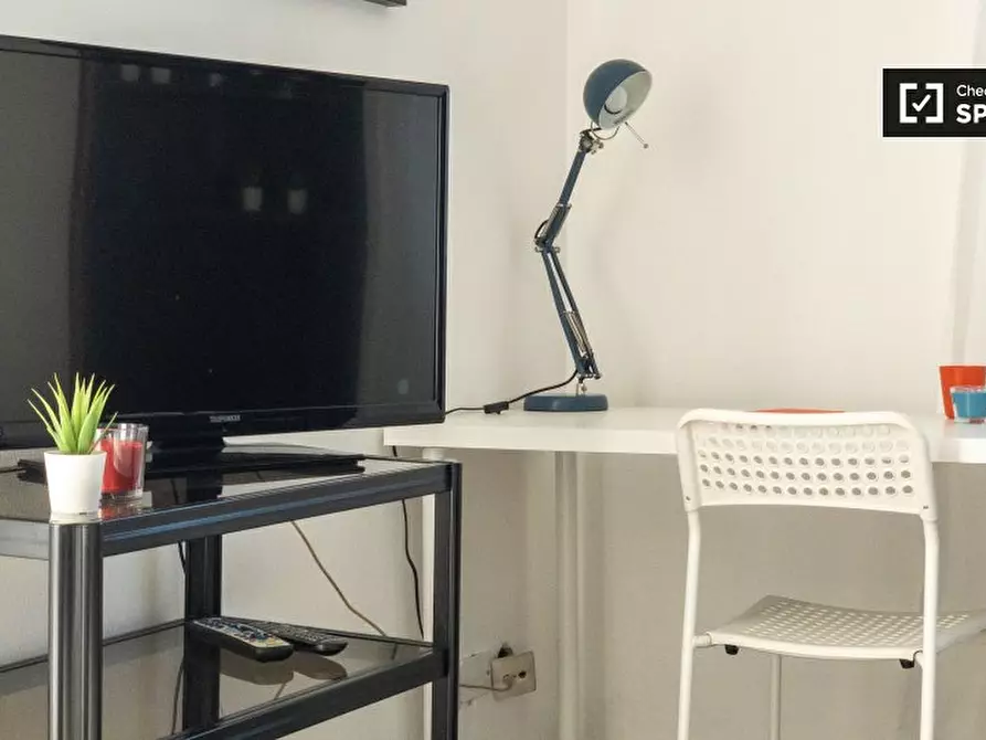 Immagine 5 di Camera condivisa in affitto  in Via Francesco Baracca a Sesto San Giovanni