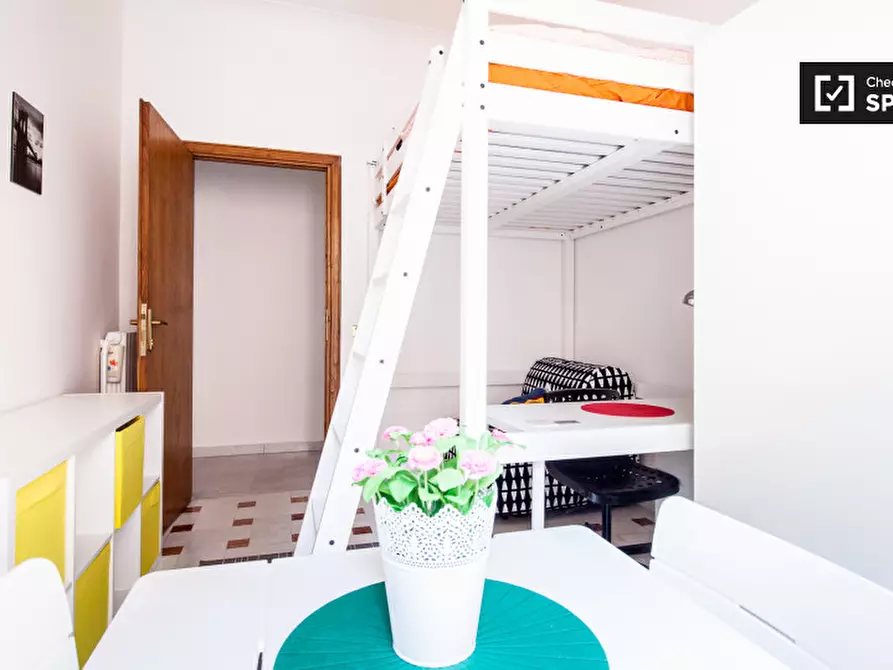 Immagine 4 di Camera condivisa in affitto  in Via Salaria a Roma