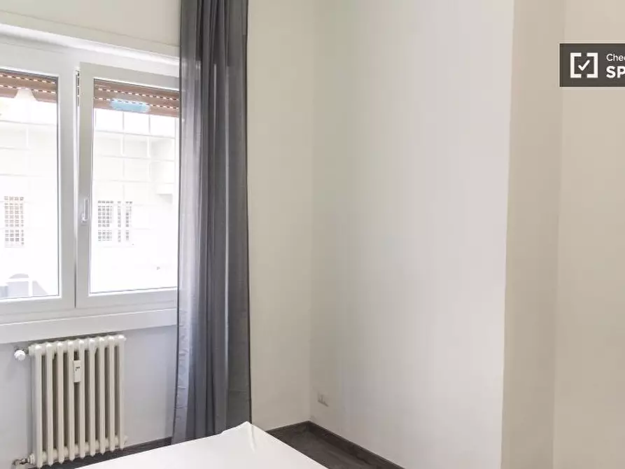 Immagine 6 di Camera condivisa in affitto  in Via Capo Miseno a Roma