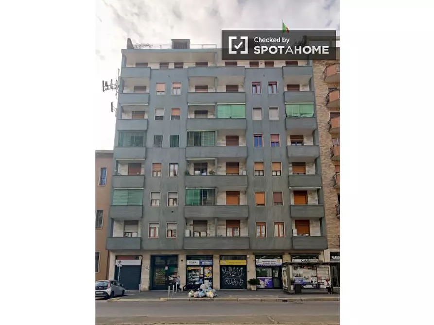 Immagine 14 di Ufficio in affitto  in Viale Brenta a Milano