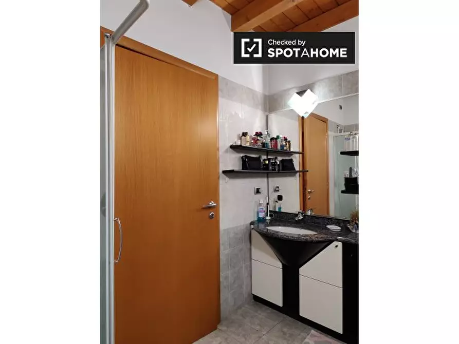 Immagine 6 di Camera condivisa in affitto  in Via Cristoforo Colombo a Carate Brianza