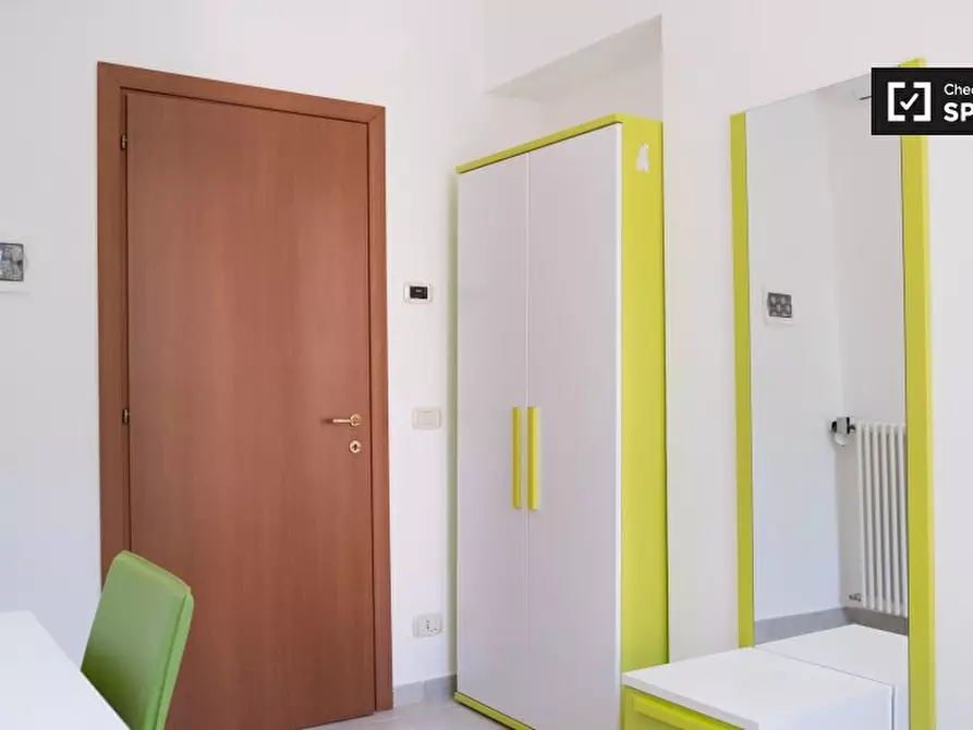 Immagine 3 di Camera condivisa in affitto  in Via dei Giovi a Roma