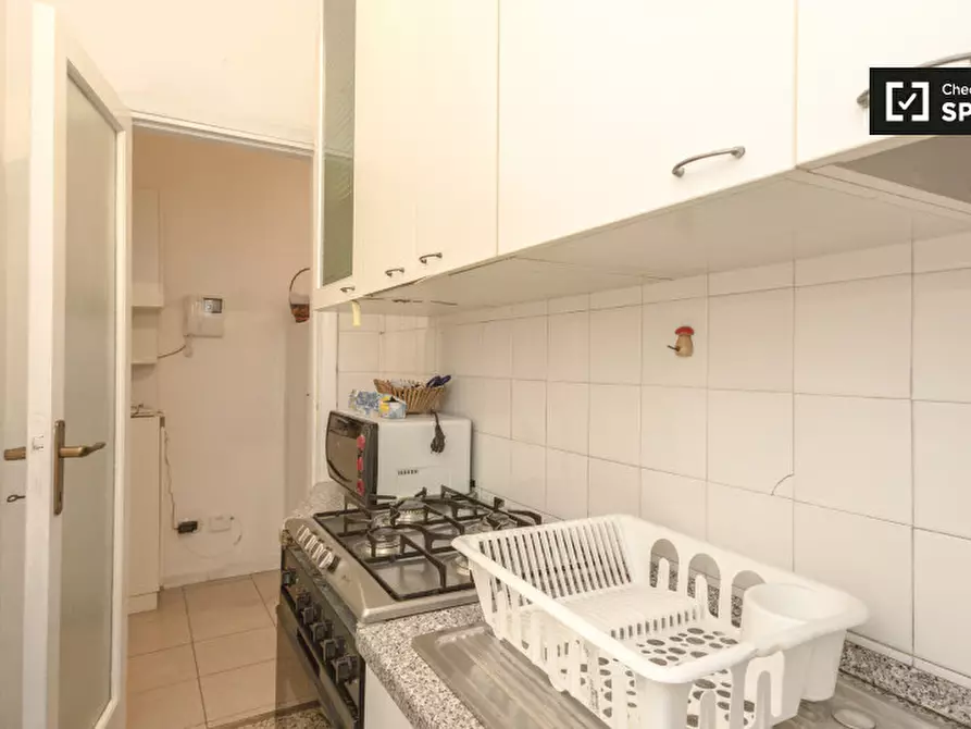 Immagine 12 di Camera condivisa in affitto  in Via Salasco a Milano