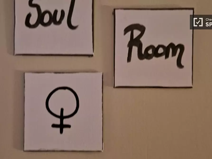 Immagine 2 di Camera condivisa in affitto  in Vicolo S. Lorenzo a Torino