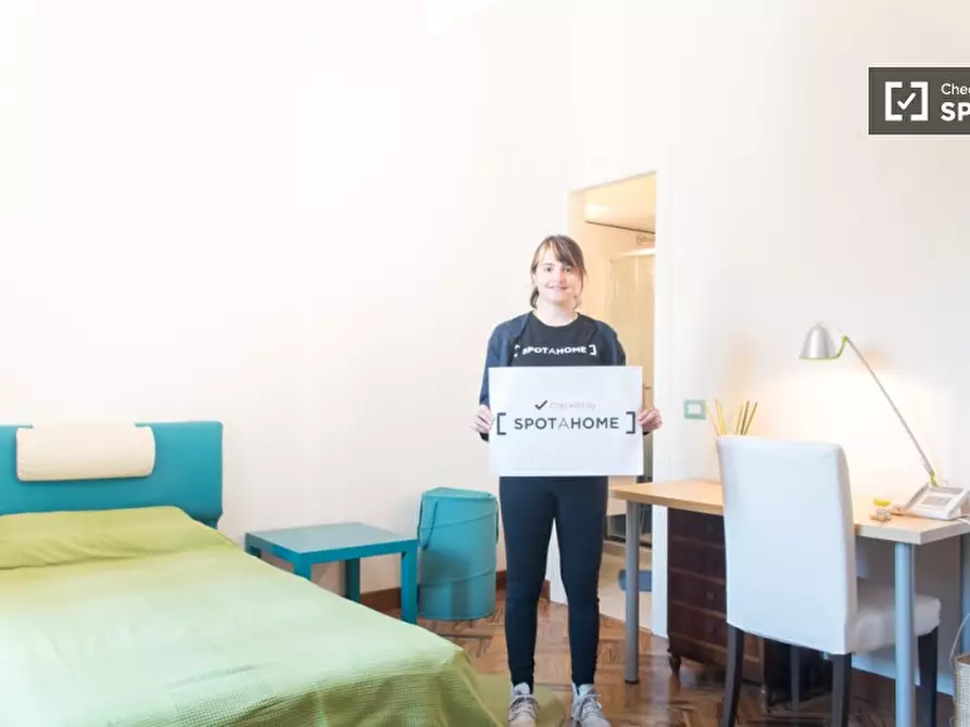 Immagine 10 di Camera condivisa in affitto  in Via Napoli a Roma