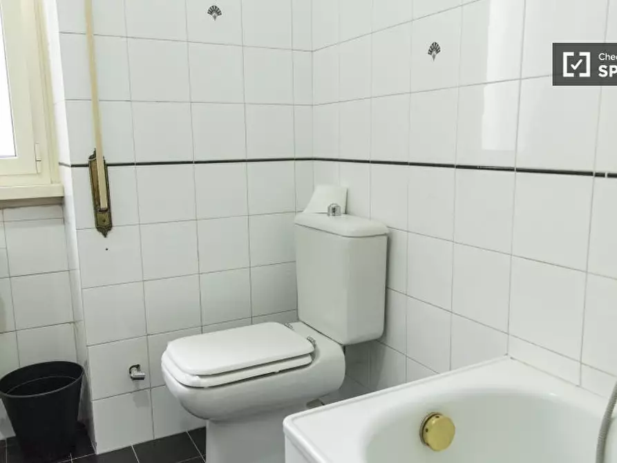 Immagine 6 di Camera condivisa in affitto  in Via Quirino Majorana a Roma