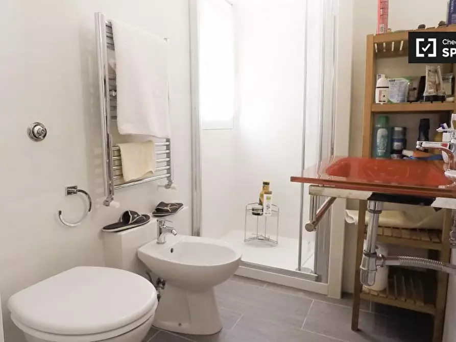 Immagine 8 di Camera condivisa in affitto  in Via Giuseppe Dessì a Roma