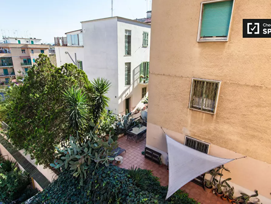 Immagine 11 di Camera condivisa in affitto  in Via delle Arniche a Roma