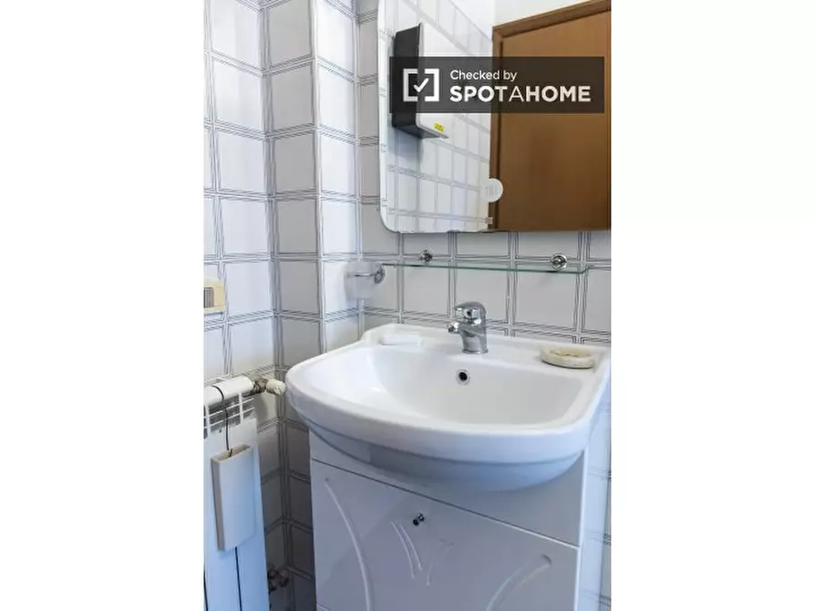 Immagine 17 di Appartamento in affitto  in Largo Valerio Bacigalupo a Roma