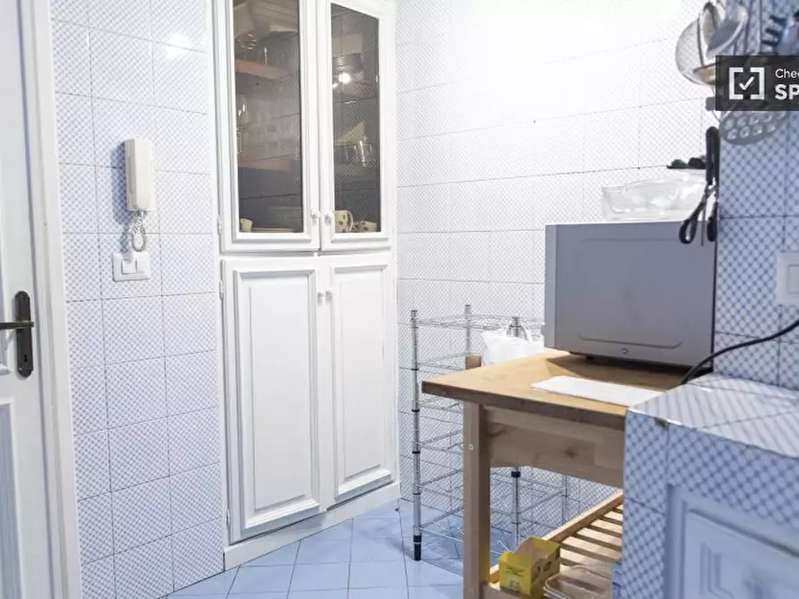 Immagine 6 di Camera condivisa in affitto  in Via Cesare Fracassini a Roma