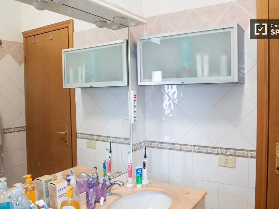 Immagine 6 di Camera condivisa in affitto  in Via di Trigoria, 00128 Selcetta RM, Italy a Roma