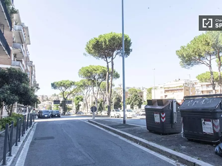 Immagine 19 di Camera condivisa in affitto  in Via di Villa Severini a Roma