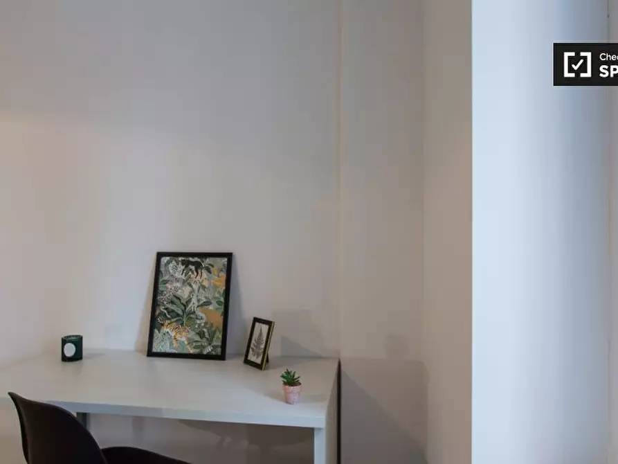 Immagine 5 di Camera condivisa in affitto  in Viale Caterina da Forlì a Milano