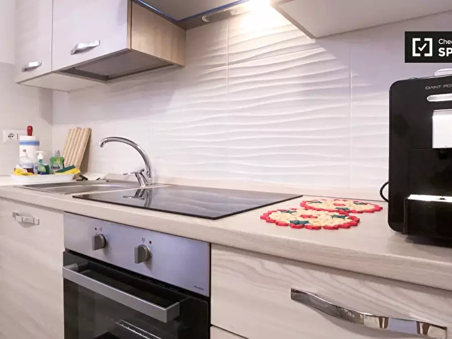 Immagine 6 di Appartamento in affitto  in Viale dei Romagnoli a Roma