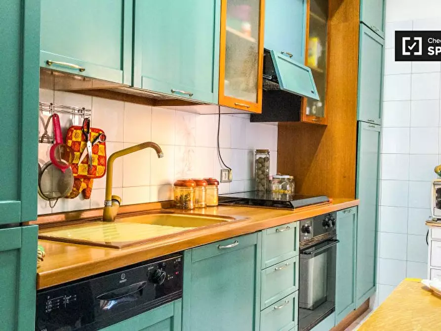 Immagine 8 di Camera condivisa in affitto  in Via Giuseppe Berneri a Roma