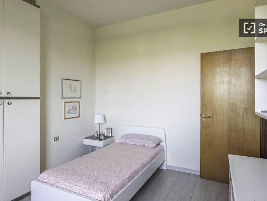 Immagine 2 di Camera condivisa in affitto  in Via S. Donato a Bologna