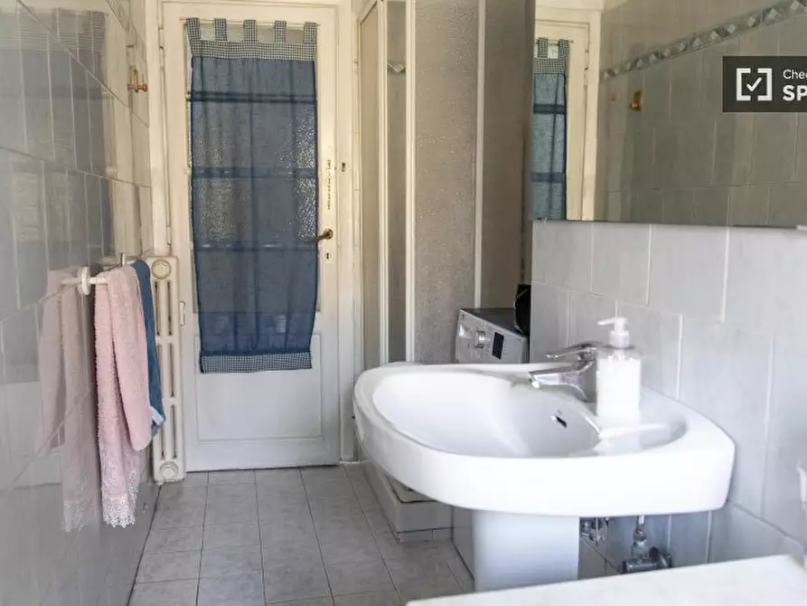 Immagine 7 di Camera condivisa in affitto  in Viale dello Scalo San Lorenzo a Roma