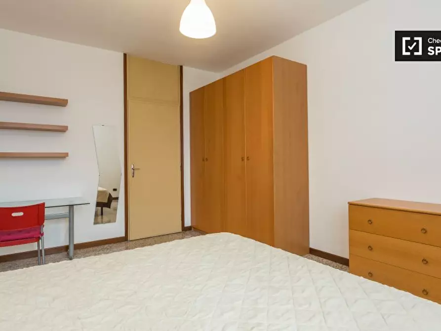 Immagine 3 di Camera condivisa in affitto  in Via Viterbo a Milano