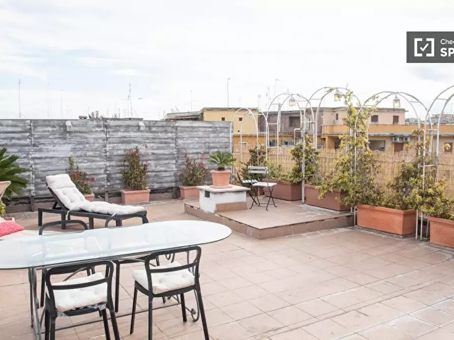 Immagine 12 di Appartamento in affitto  in Via Assab a Roma