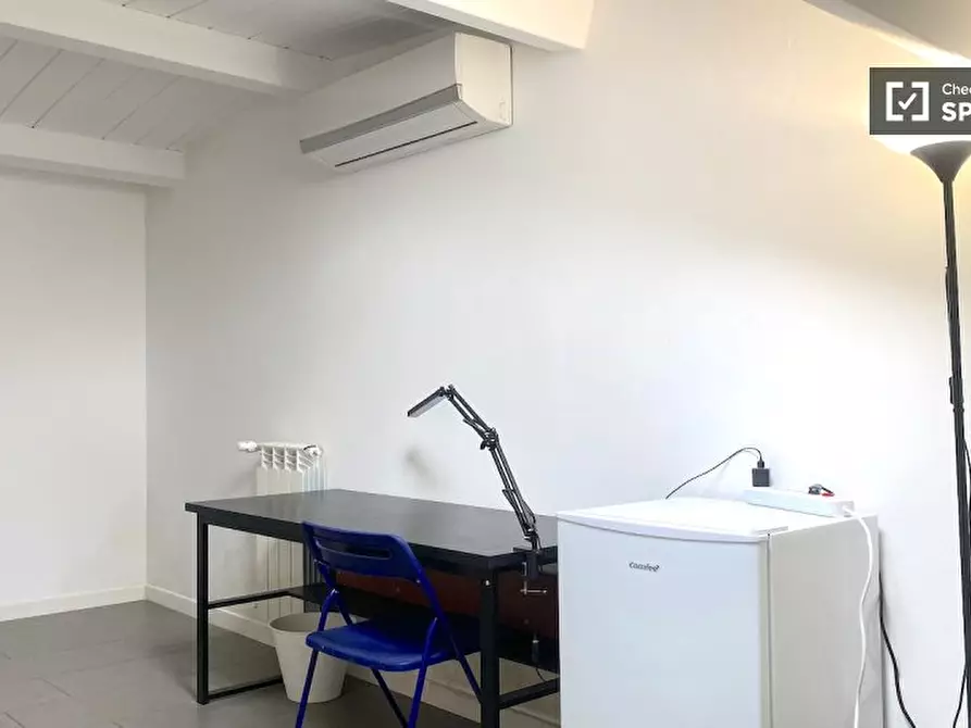 Immagine 4 di Camera condivisa in affitto  in Via di Carcaricola a Roma