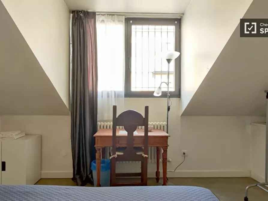 Immagine 2 di Camera condivisa in affitto  in Via Ariberto a Milano