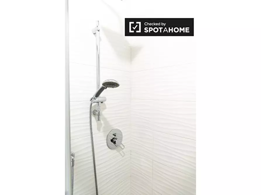 Immagine 8 di Ufficio in affitto  in Via Tunisi a Roma