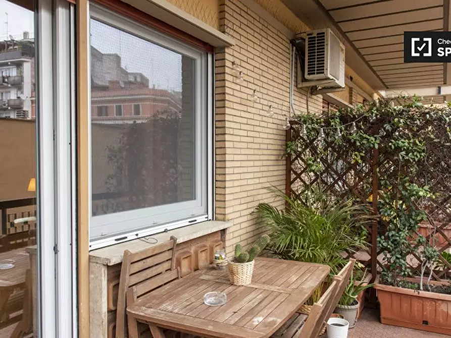 Immagine 19 di Camera condivisa in affitto  in Via della Cava Aurelia a Roma