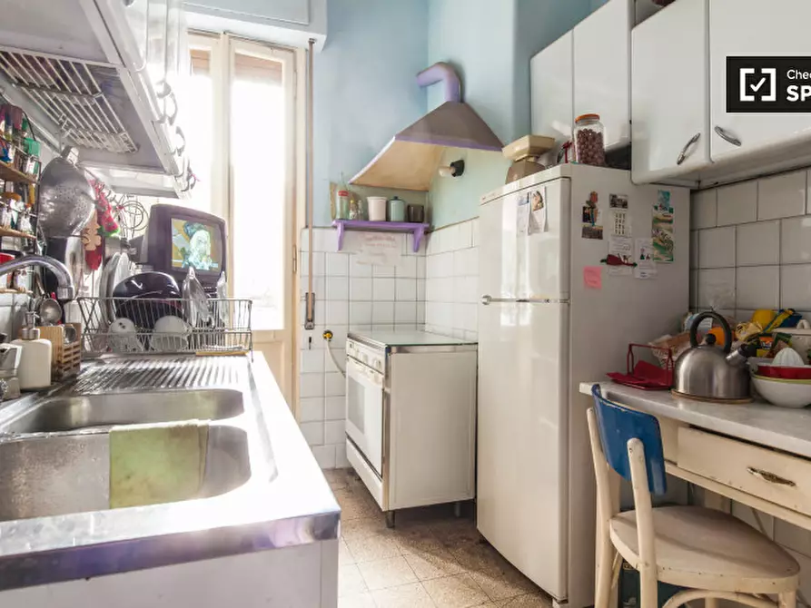 Immagine 5 di Camera condivisa in affitto  in Via Amiterno a Roma