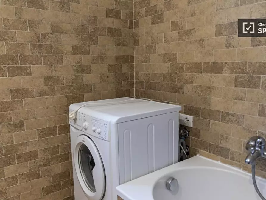 Immagine 7 di Camera condivisa in affitto  in Via Calpurnio Fiamma a Roma